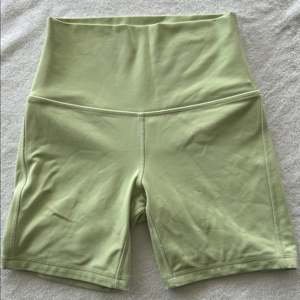 Lulu lemon align rose short 6” size 4 light mint